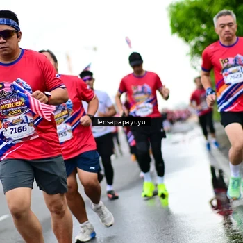 Runner Photo 6012909