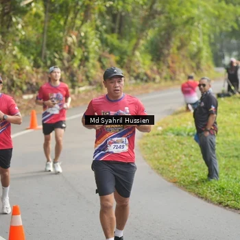 Runner Photo 6012914