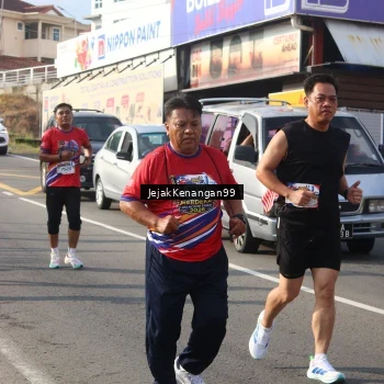 Runner Photo 6012946