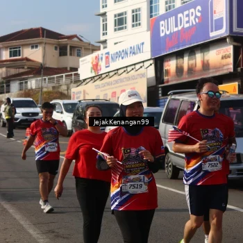 Runner Photo 6012975