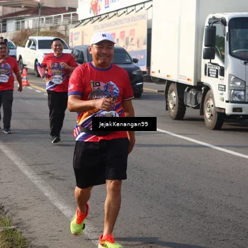 Runner Photo 6013145