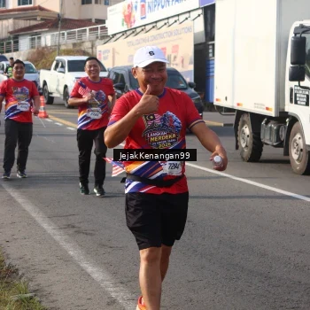 Runner Photo 6013172
