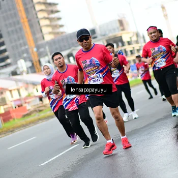 Runner Photo 6013753