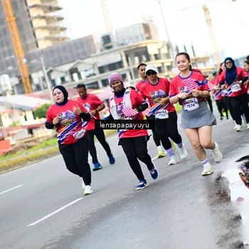 Runner Photo 6014115