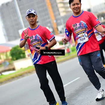 Runner Photo 6014912