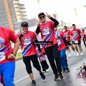 Runner Photo 6015102