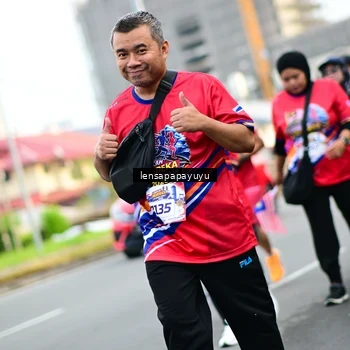 Runner Photo 6015158