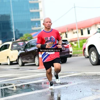 Runner Photo 6016247