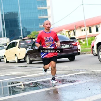 Runner Photo 6016250