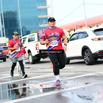 Runner Photo 6016297