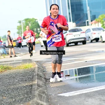 Runner Photo 6016674