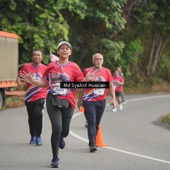 Runner Photo 6016678