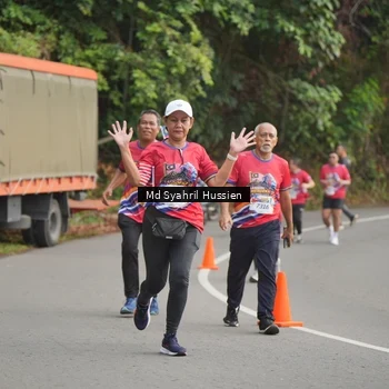 Runner Photo 6016680