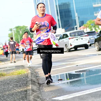 Runner Photo 6016726