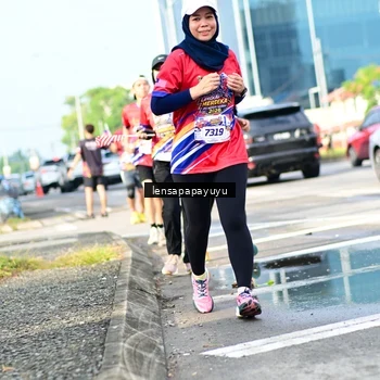 Runner Photo 6016987