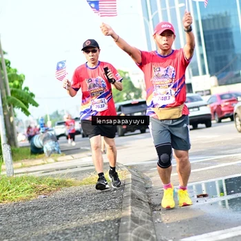 Runner Photo 6016999