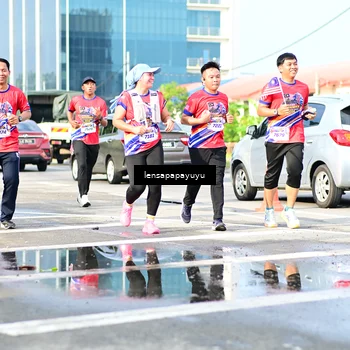Runner Photo 6017024