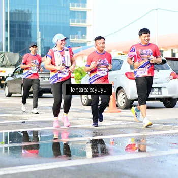 Runner Photo 6017033