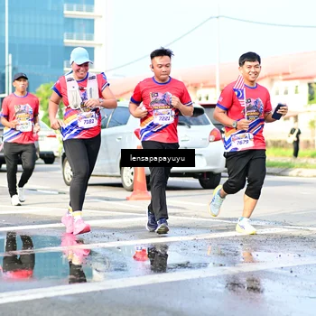 Runner Photo 6017038