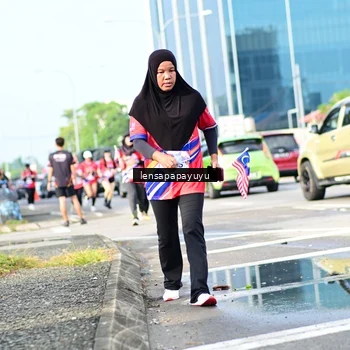 Runner Photo 6017052