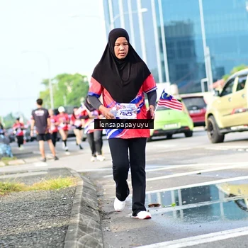 Runner Photo 6017077