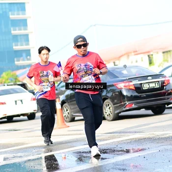 Runner Photo 6017125