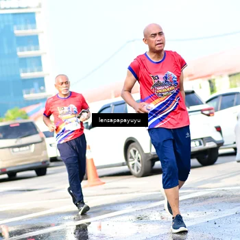 Runner Photo 6017348