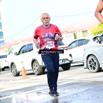 Runner Photo 6017358