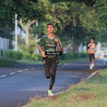 Runner Photo 6017381