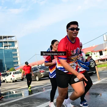 Runner Photo 6017438