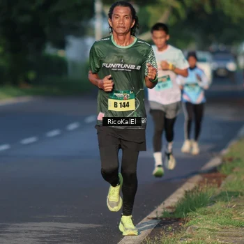 Runner Photo 6017442