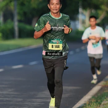 Runner Photo 6017448