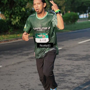 Runner Photo 6017596