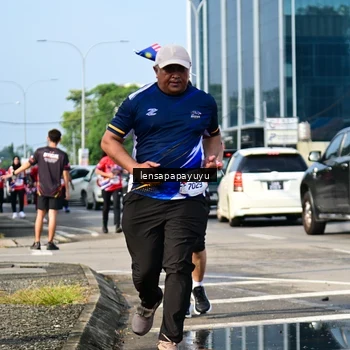 Runner Photo 6017598