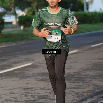 Runner Photo 6017619