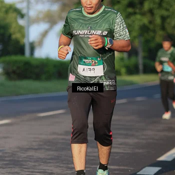 Runner Photo 6017642