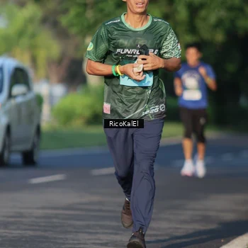 Runner Photo 6017664