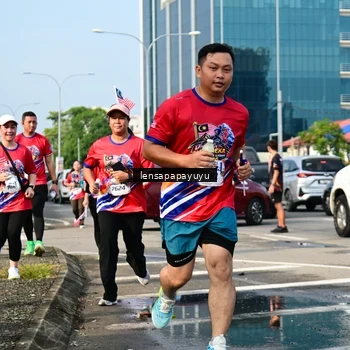 Runner Photo 6017673