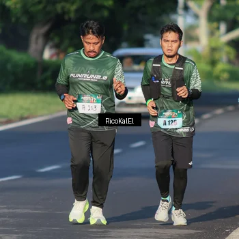 Runner Photo 6017754