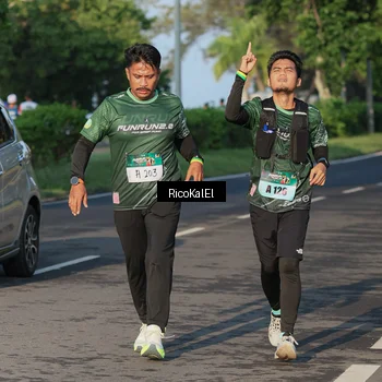 Runner Photo 6017758