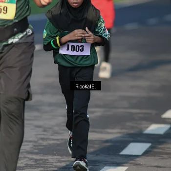 Runner Photo 6017773