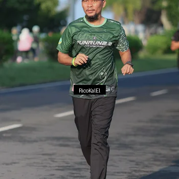 Runner Photo 6017776