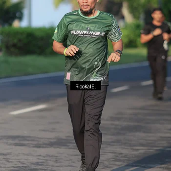 Runner Photo 6017777