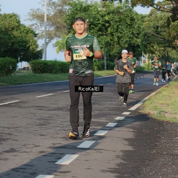 Runner Photo 6017856