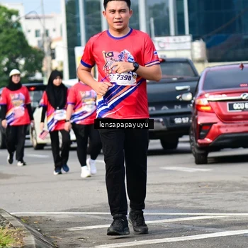 Runner Photo 6017858