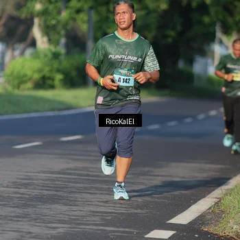 Runner Photo 6017876