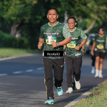 Runner Photo 6017879