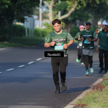 Runner Photo 6017914