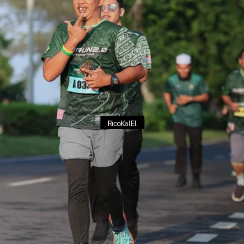 Runner Photo 6017931