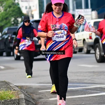 Runner Photo 6018043